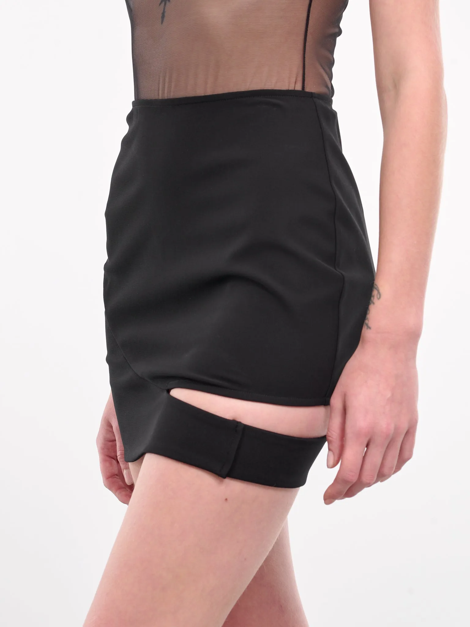 Cut-Out Mini Skirt (SKT049-BLACK)