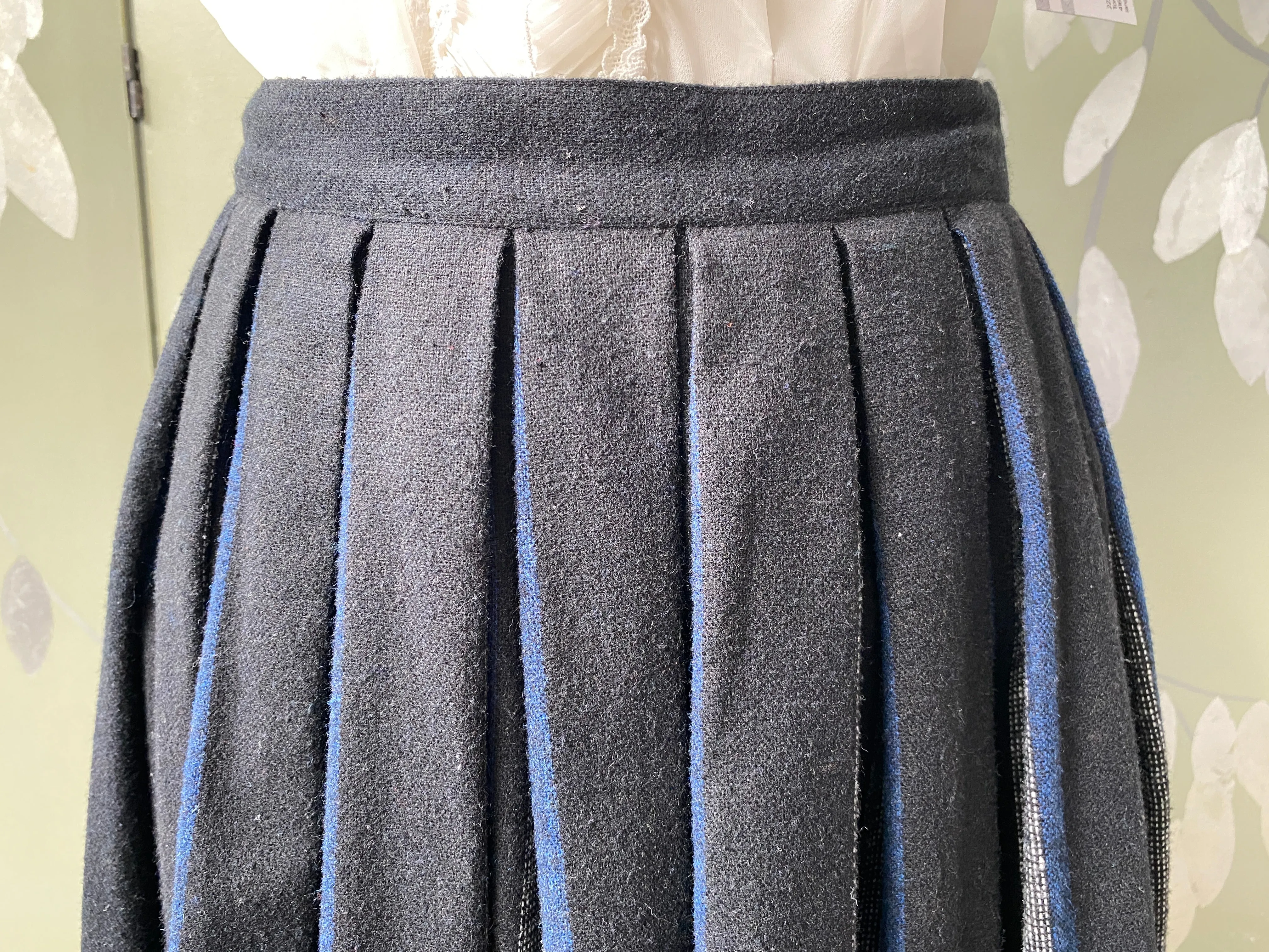 Vintage 1980s Black & Blue Stripe Wool Invert Pleat Skirt, W27"